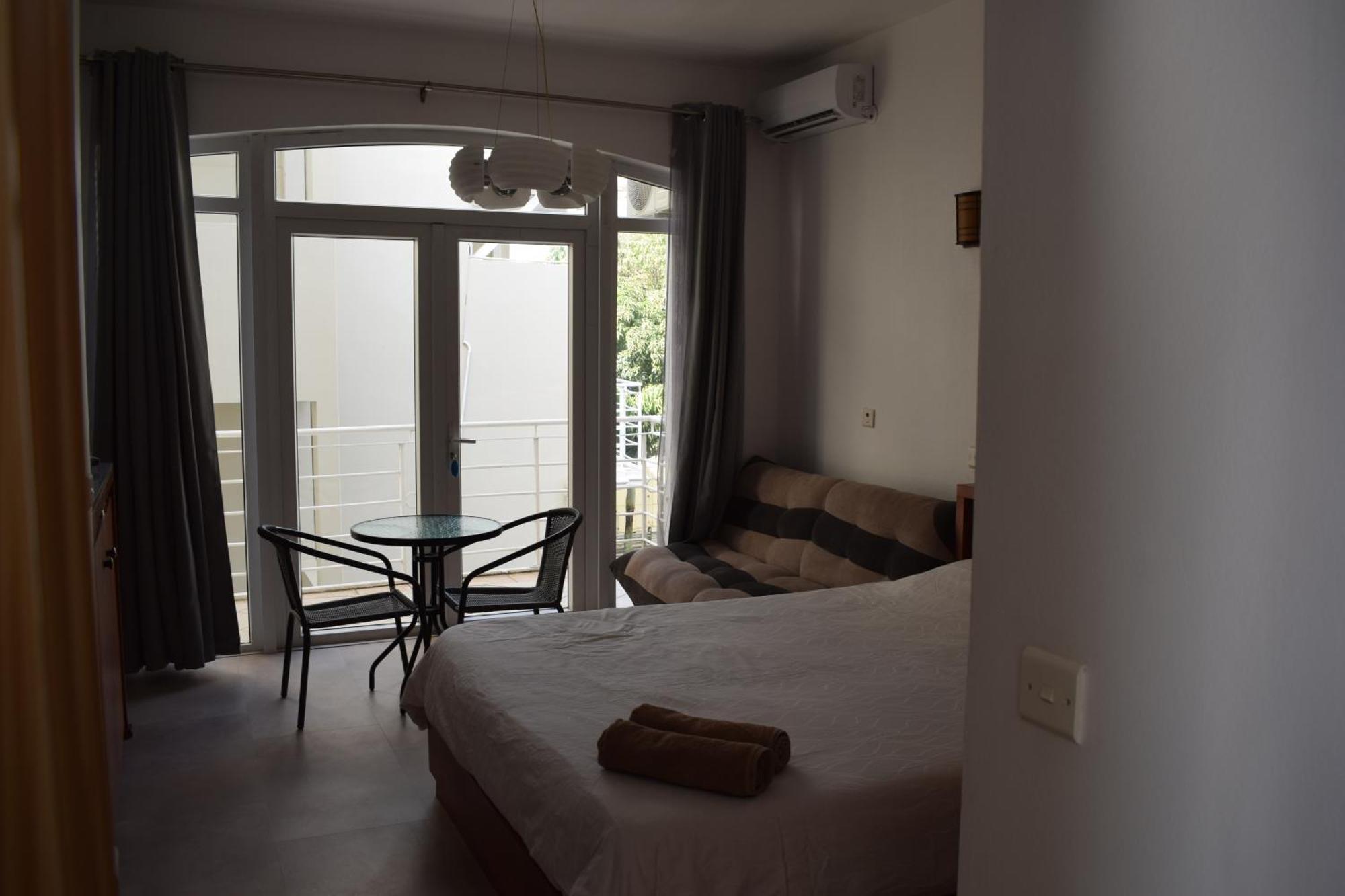 Ocean Drive Studio - Opposite The Beach Grand Bay Buitenkant foto